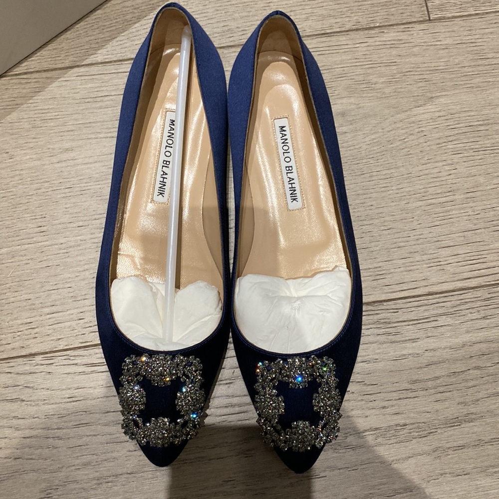 Manolo Blahnik Hangisi Blue Satin flat 38